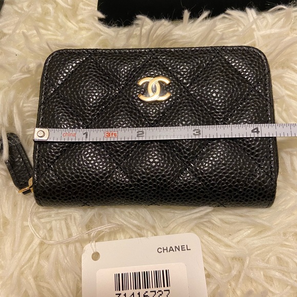 Chanel Classic Zipped Coin Purse - Picture 15 of 16